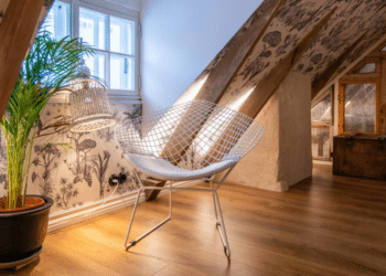 How to Apply and Remove Removable Wallpaper Safely