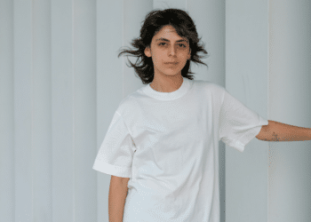 How to Style an Oversized T-Shirt A Complete Guide