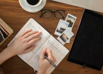 Metrics for Views and Shares Promoting Blogs in the Digital Age