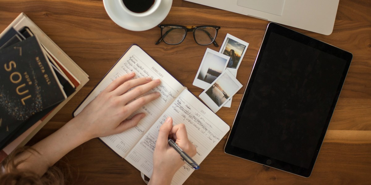 Metrics for Views and Shares Promoting Blogs in the Digital Age