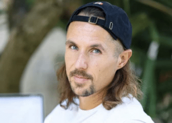 Ted Carr’s Journey from Fruitarian to Contentpreneurship Authority