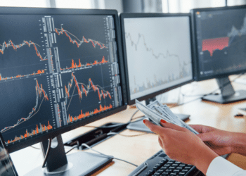 The Importance of Variance Analysis in Financial Decision-Making with Insights from Alex Chubbuck