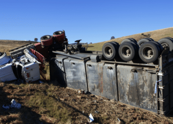 What to Do Immediately After a Truck Accident: Insights from a Cape Coral Lawyer