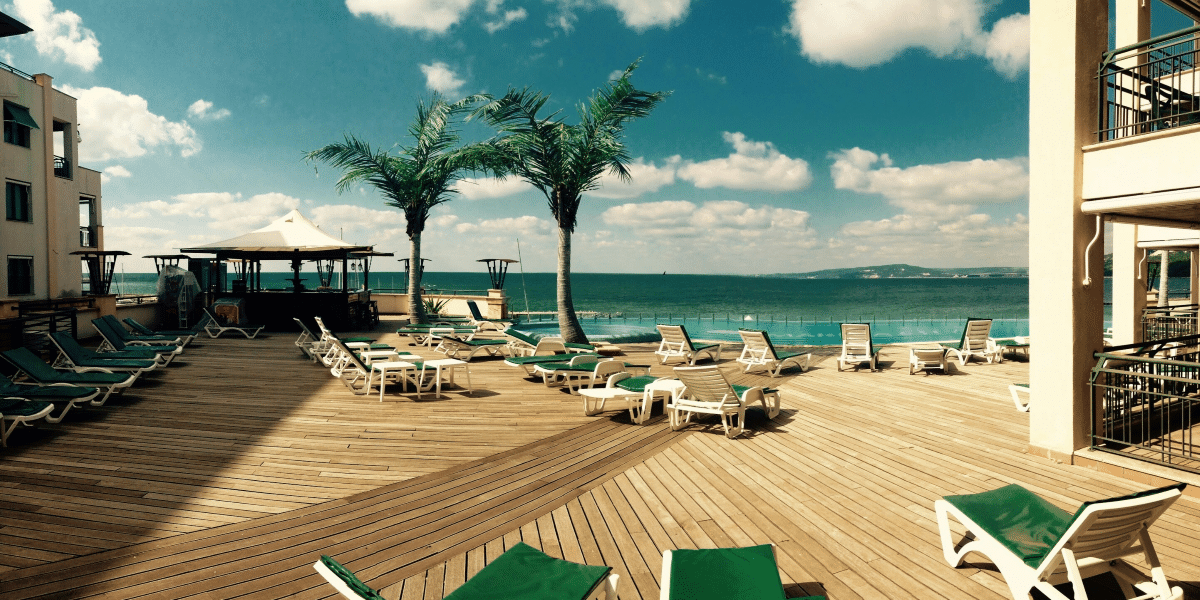 What to Look for When Hiring Professional Deck Builders