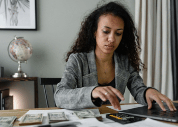 5 Reasons Your Small Business Needs Pay Stubs