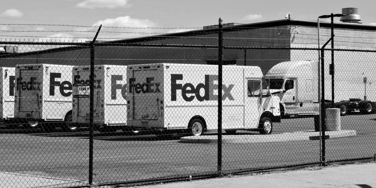 How Tracking Devices Unlock Growth Opportunities for Delivery Companies