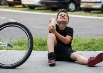 How Alcohol Helps Clean Wounds