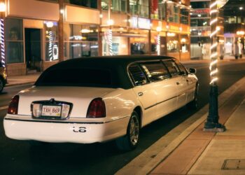 How Boston Limo Service Takes Your Airport Transfers to the Next Level