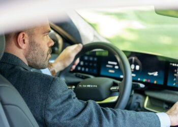 Things You Didn’t Know a Reverse Camera Can Do for Your Safety