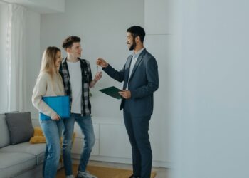 _A Smarter Way to Sell Your Home — DealMate Puts Your Options Under One Roof