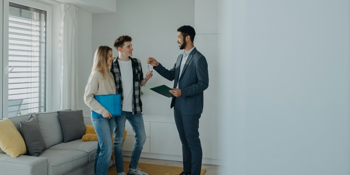 _A Smarter Way to Sell Your Home — DealMate Puts Your Options Under One Roof