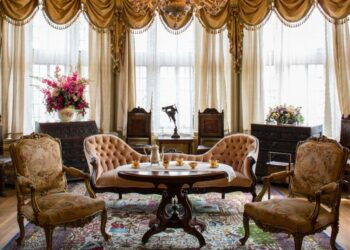 How Antique Furniture Adds Character and Elegance to Any Home
