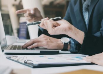 How to Choose the Right CMMS Software for Your Industry