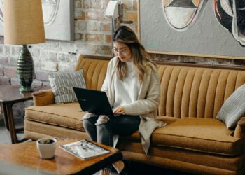 Navigating Career Growth in Hybrid Work How to Stay Competitive for Promotions