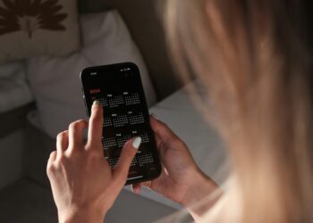 The Digital Family Calendar for Busy Parents in 2025