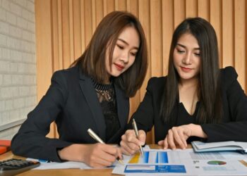 Discrete vs. Continuous Models: Choosing Frameworks for Dynamic Systems