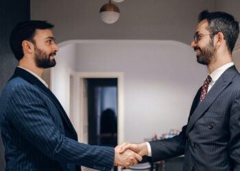 How Does Reflective Listening Improve Communication in Negotiation?