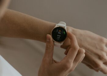 Introducing the Enigma L-110 Pakistan's First Smart Watch Designed Exclusively for Women