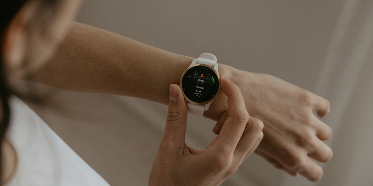 Introducing the Enigma L-110 Pakistan's First Smart Watch Designed Exclusively for Women