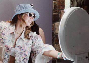 Lucky Shots Brings Photo Booth Rental Services to New York Events with Style and Innovation