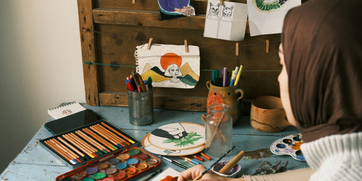 Acrylic vs. Oil Paint Which Medium Fits Your Artistic Style (2)