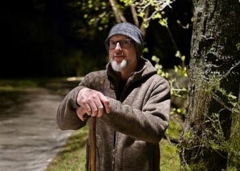 Beyond the Wastes: How Karis’Rune Builds a World of Beauty and Brutality