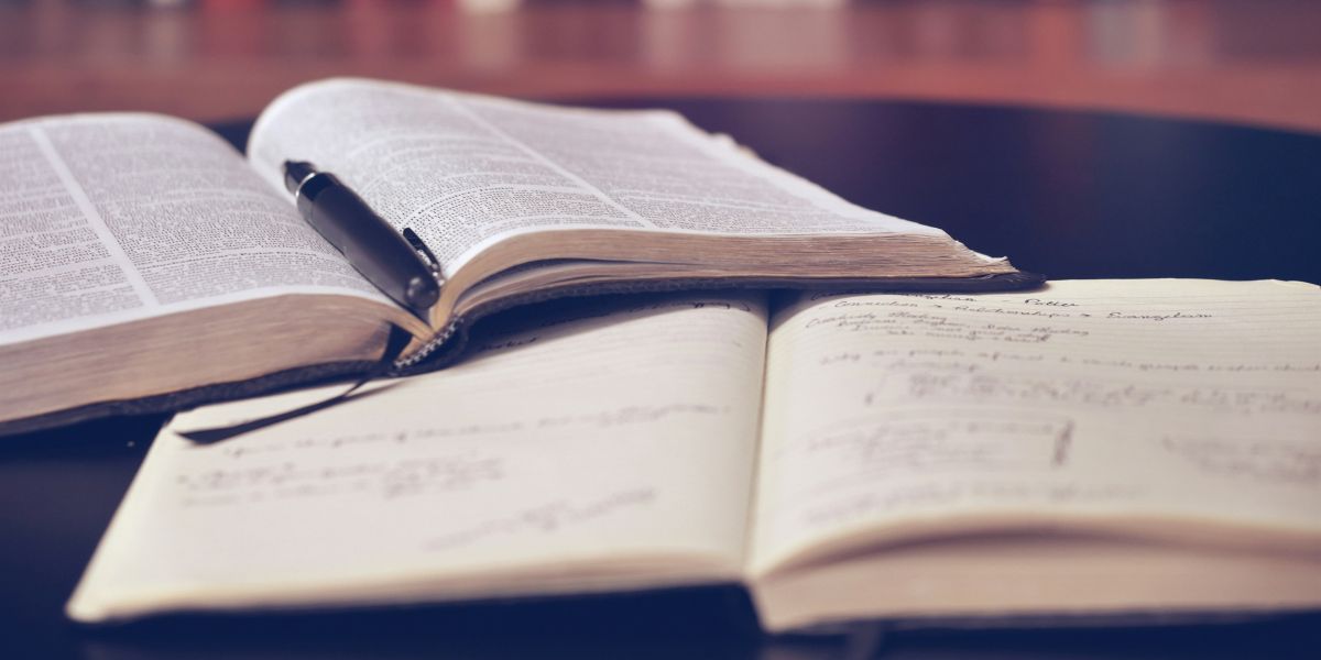 Project-Centred Education: The Effectiveness of Student-Based Versus Teacher-Based Learning