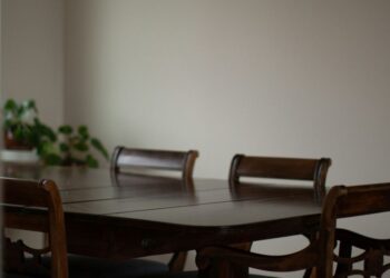 Why Modern Luxury Dining Tables Are Worth the Splurge