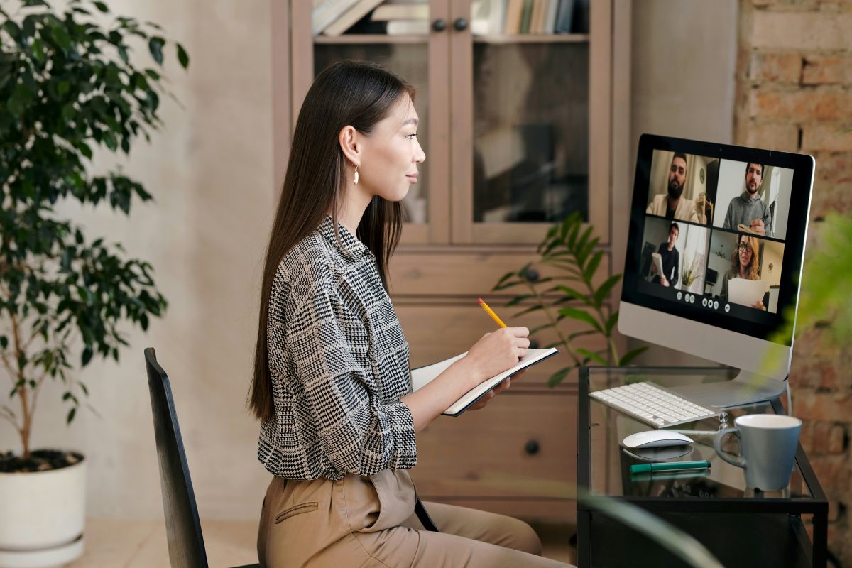 What Are the Benefits of Using Virtual Office Services in London?