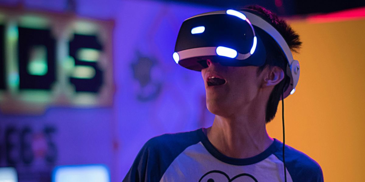 The Role of High-Tech Games in Shaping City Entertainment