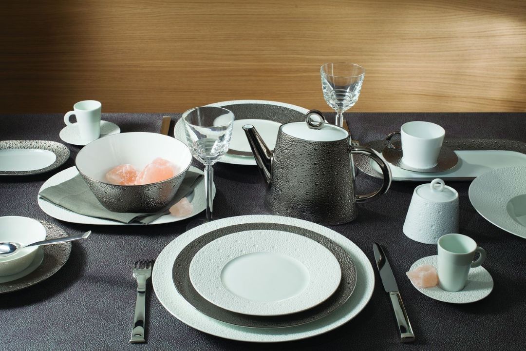 A Helpful Guide to Choosing a Luxury Crockery Set for Your Next Dinner Party by MDMAISON