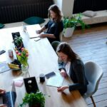 How Small Startups Are Using AI and Freelancers to Compete with Major Firms