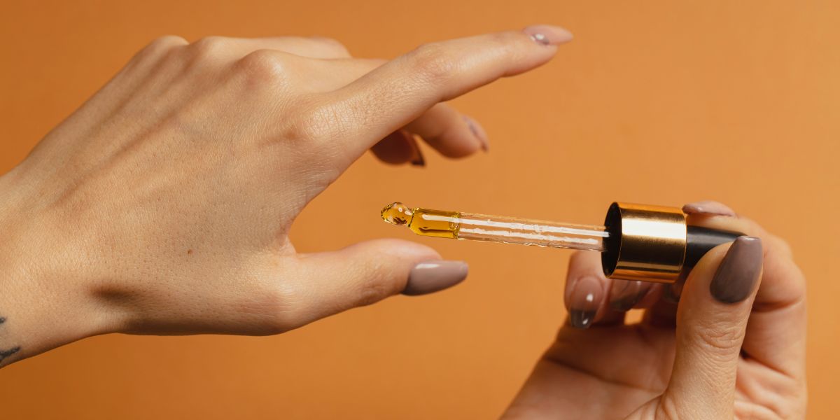 Pretty Farm Girl’s Anti-Aging Face Serum: A Natural Solution for Glowing, Radiant Skin