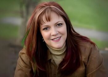 Smart, Sassy, and Suspenseful: The Cupcake Caper Serves Up a Mystery with a Scientific Twist