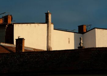 Why Trust Only the Professionals for Your Melbourne Commercial Roofing?