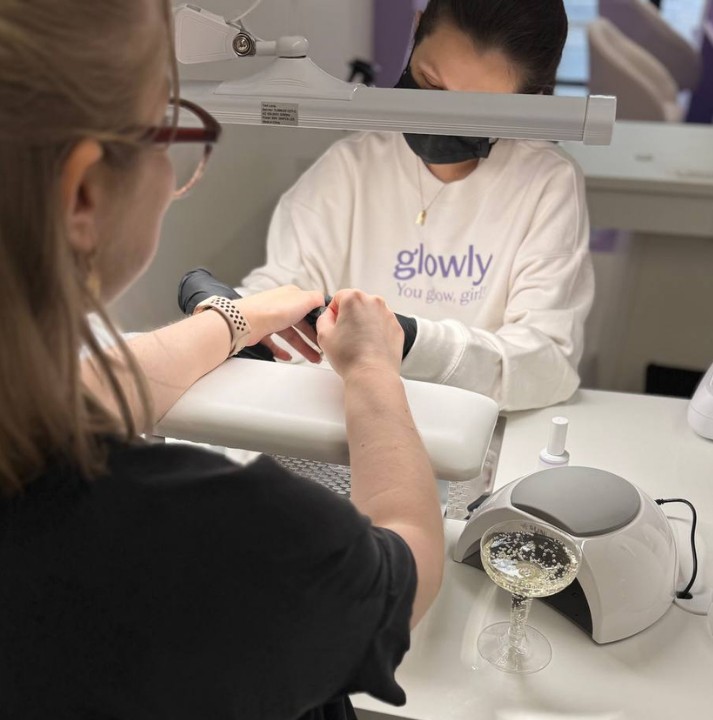 NYC’s Self-Care Revolution How Woman-Led Beauty Start-Up Glowly Is Reinventing the Nail Salon Experience