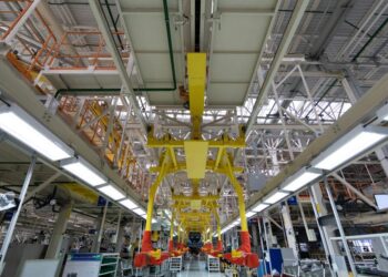 Designing for Large-Span Structures The Role of Overhead Cranes in Modern Architecture