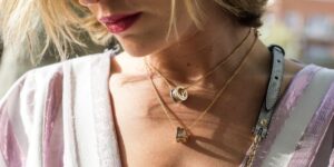 How To Use Small Jewelry To Complete A Look