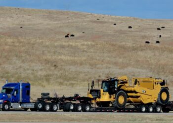 OPCA’s Guide to Heavy Equipment Transport: Vehicles, Process, and Safety Considerations