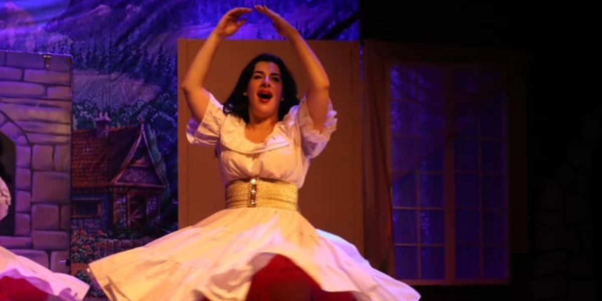 Exploring the Journey of Julia Navarro and the Impact of Art on Society
