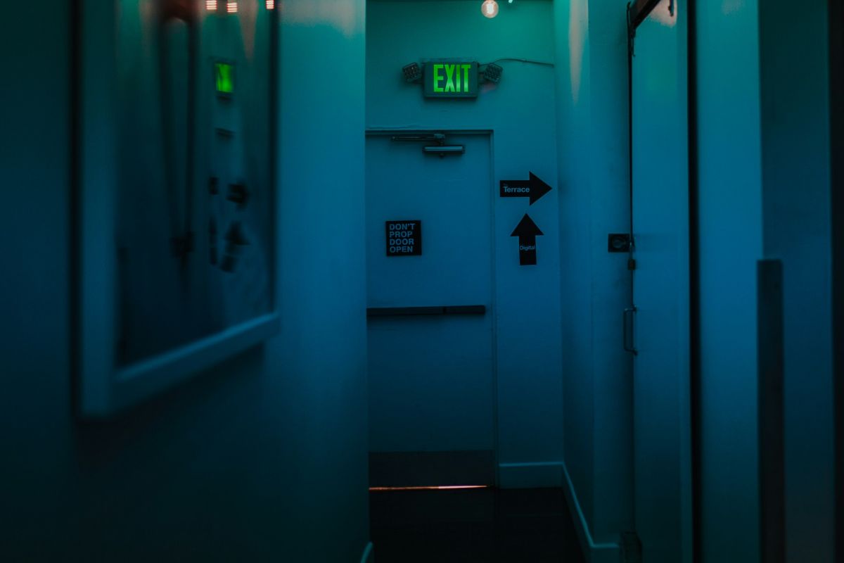 What Do Building Contractors Typically Look for When Selecting a Fire Door Supplier? Insights from YK Door Industry