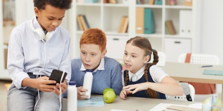 NYC Enforces Statewide Smartphone Ban in Schools What It Means for Students and Parents