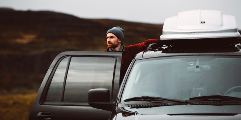 The Essential Guide to Choosing the Ideal Roof Box for Your Travel