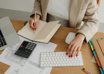 Why Firms Hire Accounts Receivable Consultants for Advice