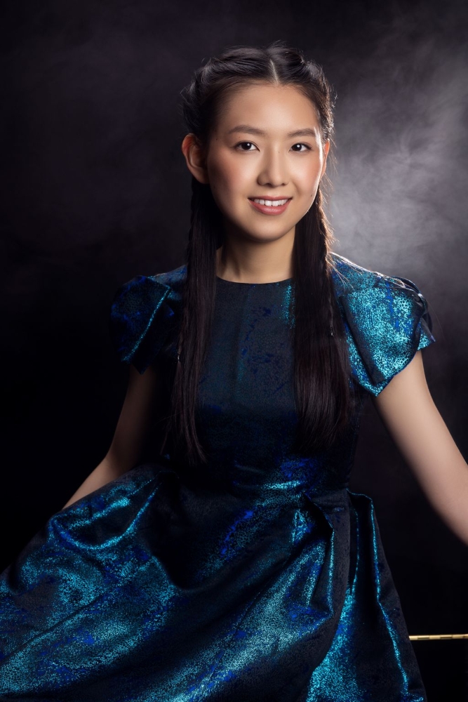 Piano Prodigy Belle Chi Dazzles the World with Brilliant Artistry