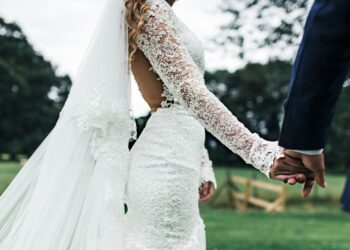 Modern Bridal Elegance Key Wedding Dress Trends