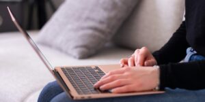 What to Look For When Choosing an Online Psychiatrist in Los Angeles
