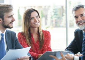 Chatbots That Adapt: How Weezle Can Help You Build a Lead-Generating, Industry-Compliant Chatbot