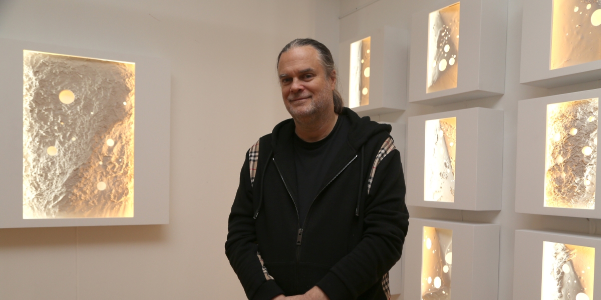 Carlton Fine Arts Presents Acclaimed Lighting Guru, Bentley Meeker