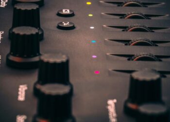 How DeVoice.io Helps Creators Achieve Clean, Professional Audio